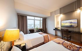 New Season Hotel